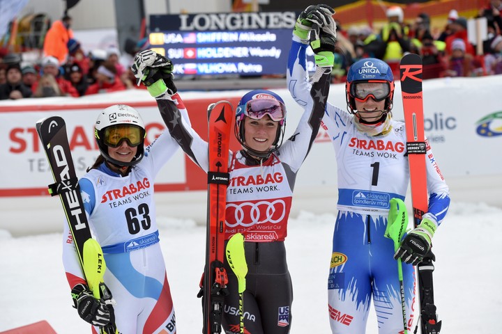 Vlhová tretia v slalome v Špindlerovom Mlyne. Suverénny triumf Shiffrinovej